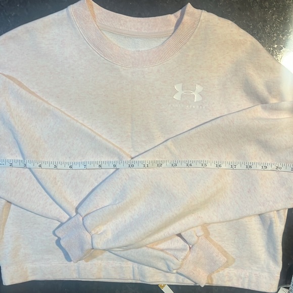 Extra Small crew neck crop Under Armour sweatshirt - Picture 2 of 3